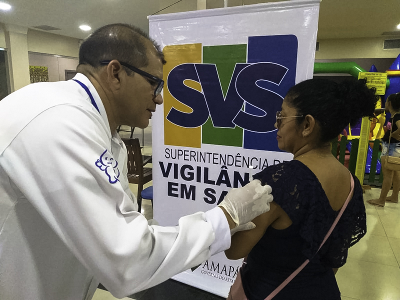 Governo do Amapá oferta vacina contra covid-19 e tríplice viral em diversos pontos de Macapá