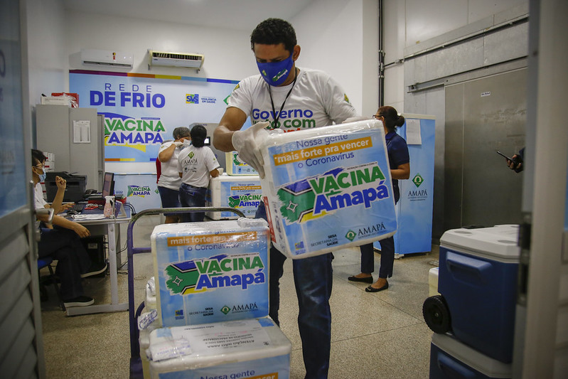 Mais vacinas: Governo distribui 33.950 doses de imunizantes contra a covid-19 para os municípios