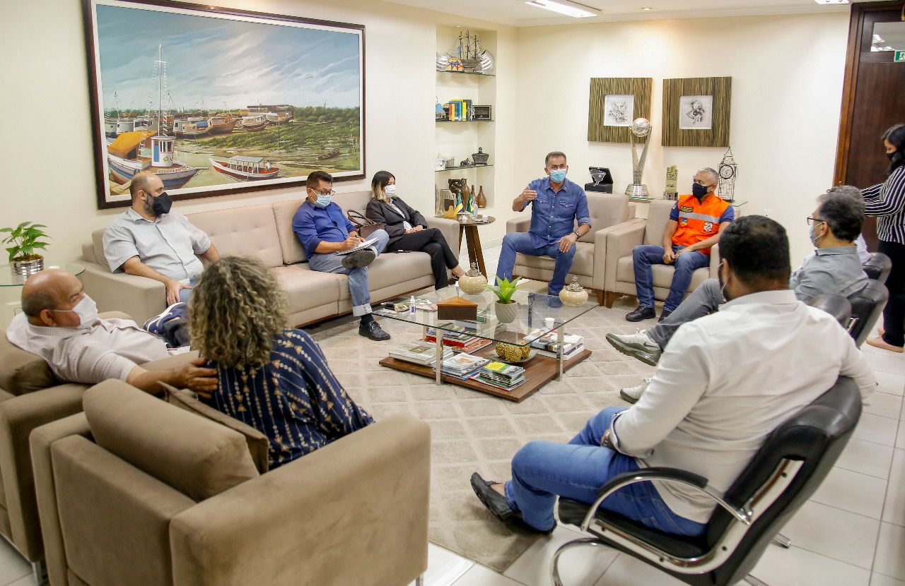 Governador determina força-tarefa para Laranjal do Jari; município tem aumento de casos de covid-19 e pontos de alagamento