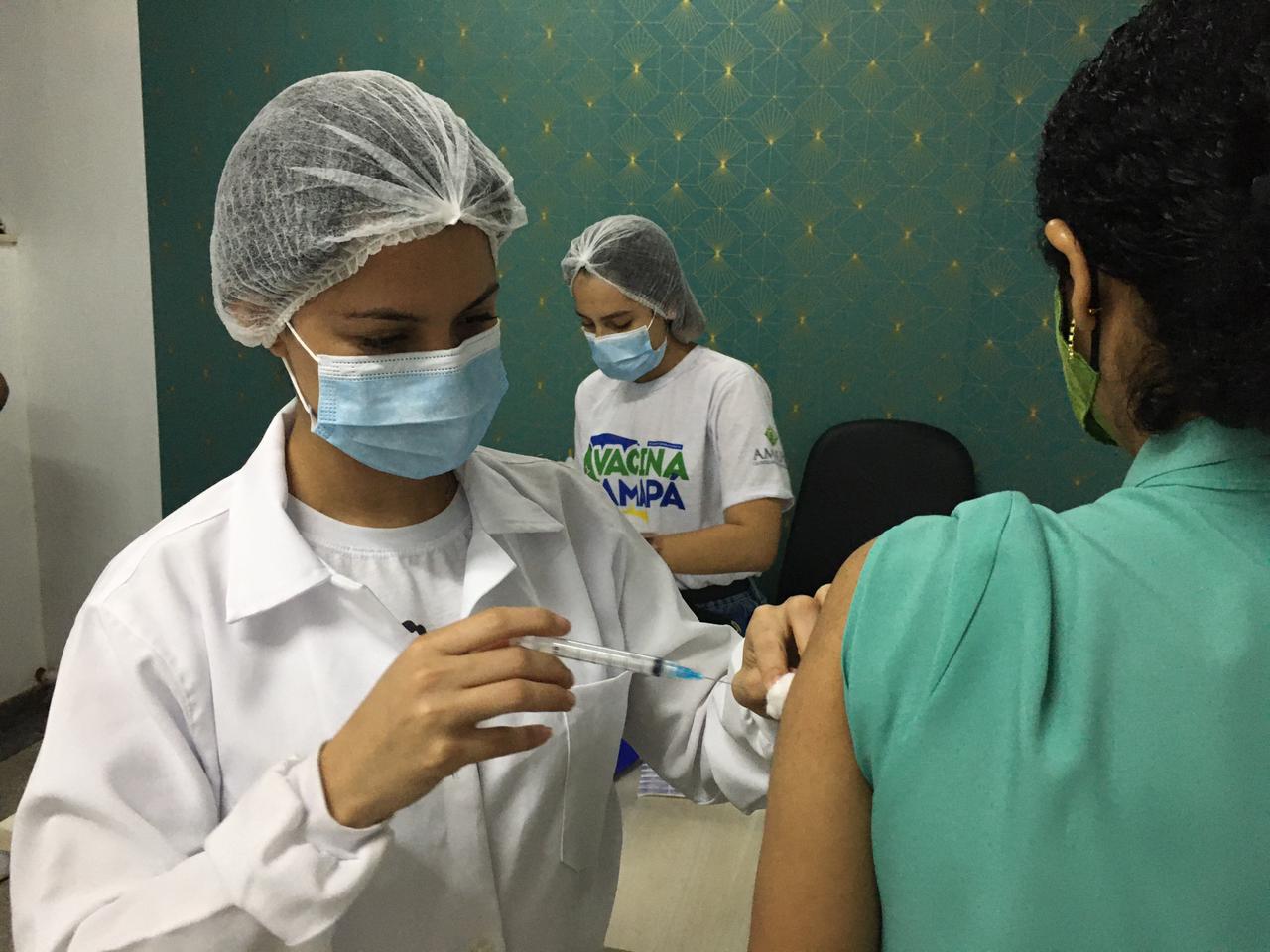 Vacinação contra gripe e sarampo alcança servidores da rede Superfácil em Macapá