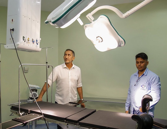 Waldez inspeciona últimos ajustes para inauguração da Maternidade Bem Nascer