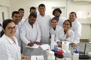 Alunos de Engenharia Agronômica fazem curso de Microbiologia Agrícola