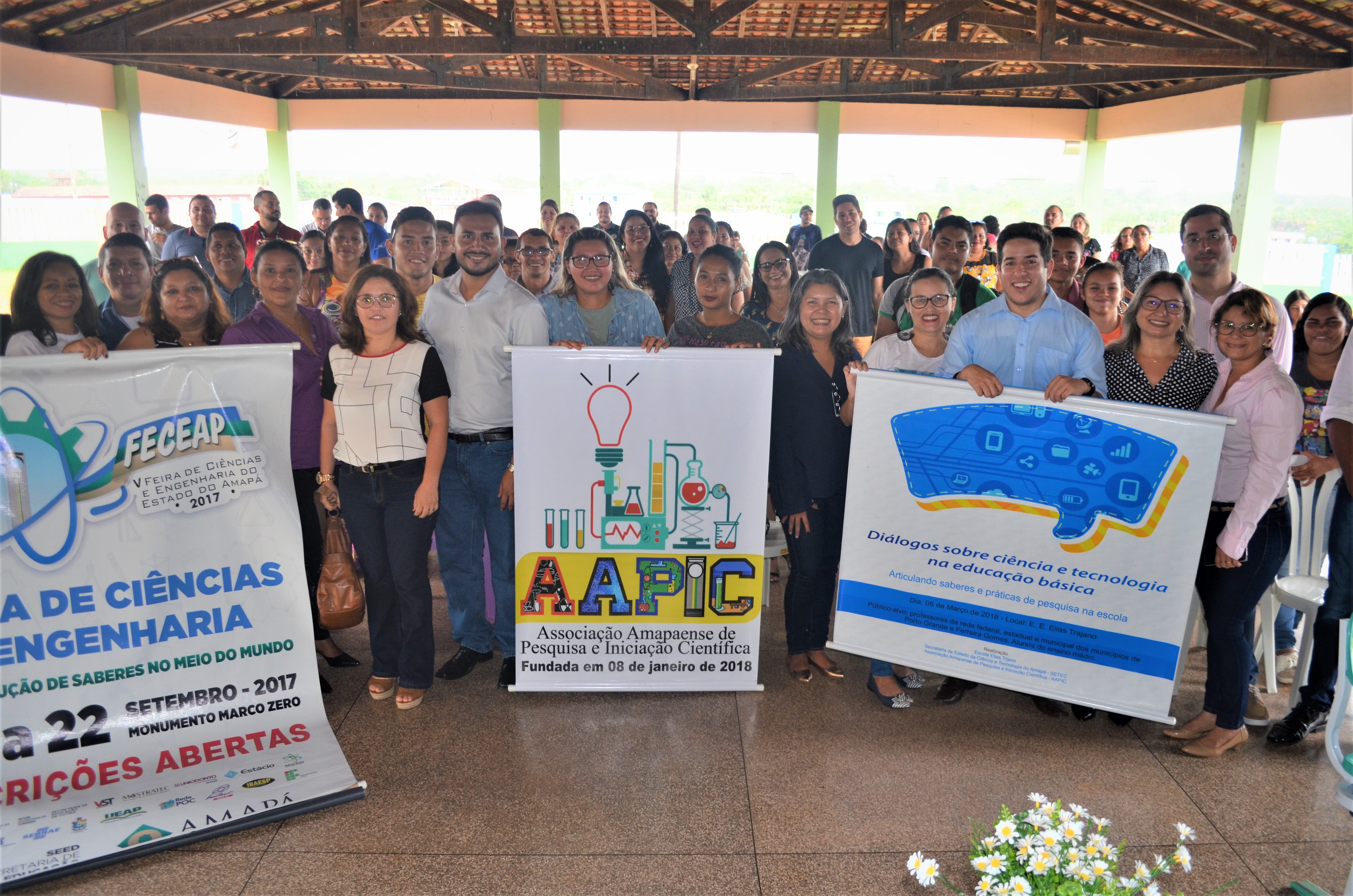 Evento reuni pesquisadores, professores e alunos para discutir ciência e tecnologia na educação básica